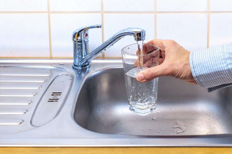 what causes cloudy tap water?