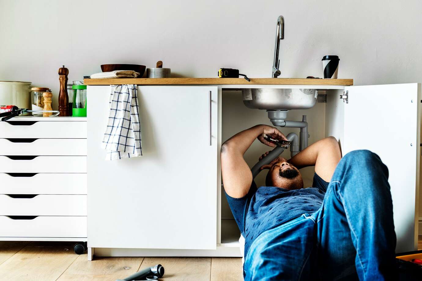 How Professional Plumbers Keep Your Drains Sparkling Clean